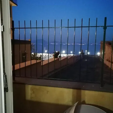 D'amare לינה וארוחת בוקר נאפולי